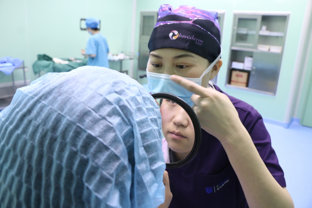 埋线、全切、三点，是目前常见的双眼皮手术方法